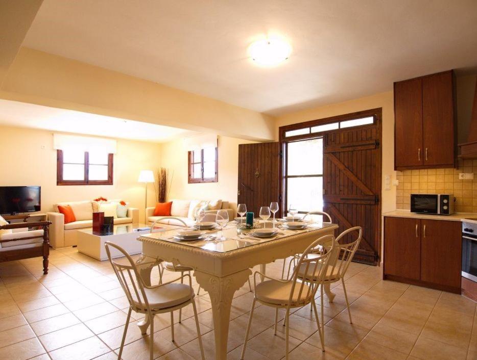 Villa Maragoudi Arménoi 외부 사진